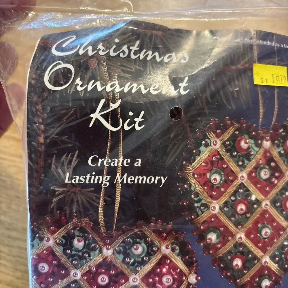 Warm Hearts Beads & Sequins Push Pin Christmas Ornament Craft Kit #222A New